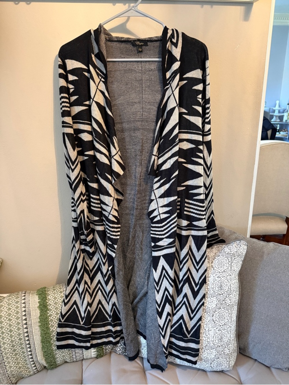 Cupio Black & Tan Geometric Open-Front Cardigan with Hood